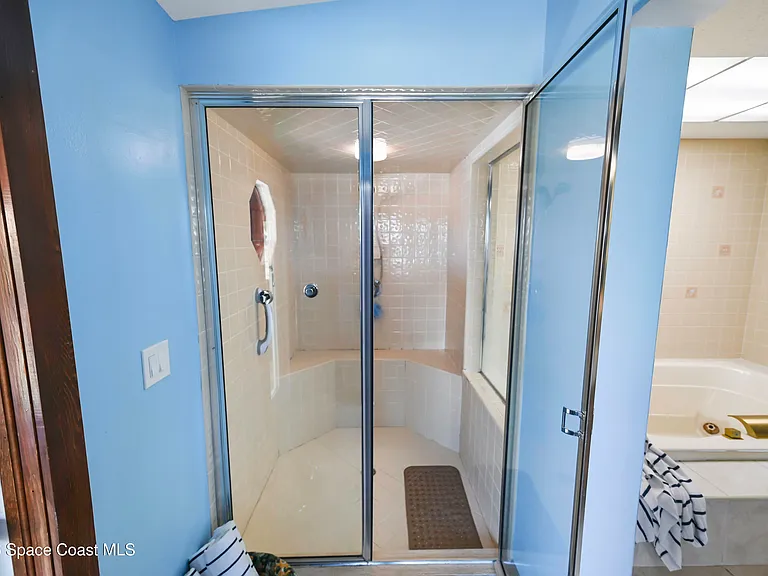 2230 Sykes Creek Dr — Photo 54