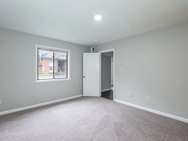 Ligon Apartments- 2900 Ligon St — Photo 14