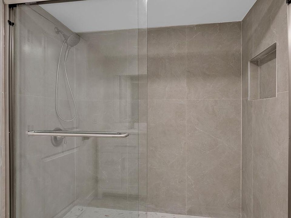 211 Drexel St, photo 30