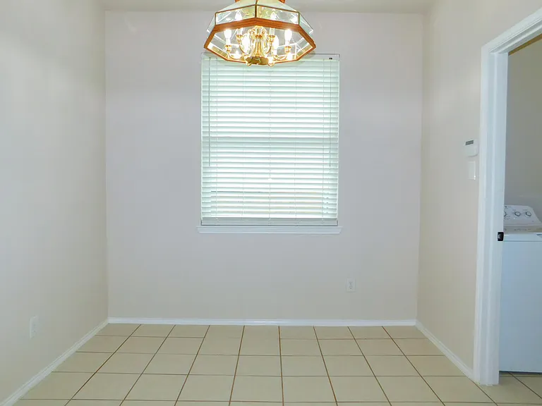7917 Seven Oaks Ln — Photo 14
