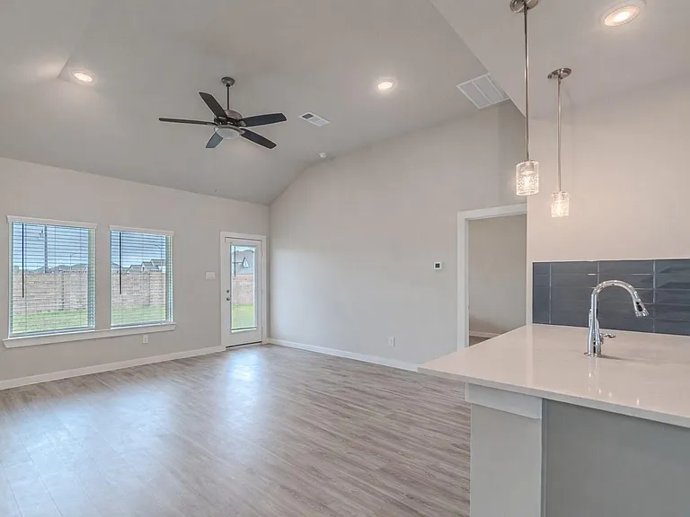 21606 Wave Hollow Dr — Photo 15