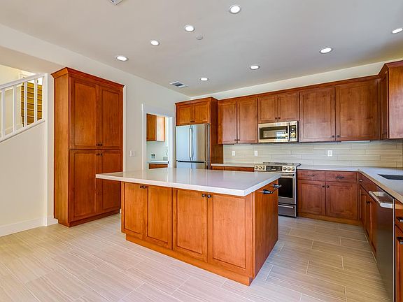 3rd image of 301 Coastal Oak Ct