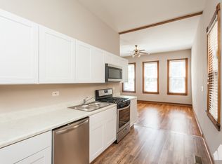 1016 W Fry St APT 1F, Chicago, IL 60642