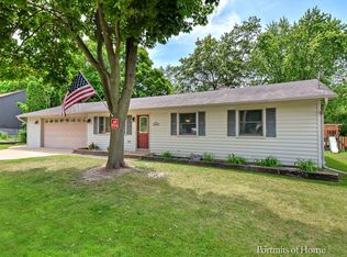 6N556 Sycamore Ave, St Charles, IL 60174