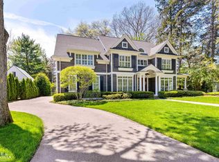 223 Cloverly Rd, Grosse Pointe Farms, MI 48236