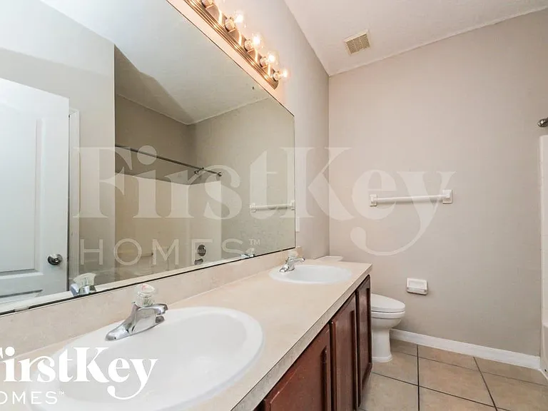 4302 Hidden Meadow Dr — Photo 10