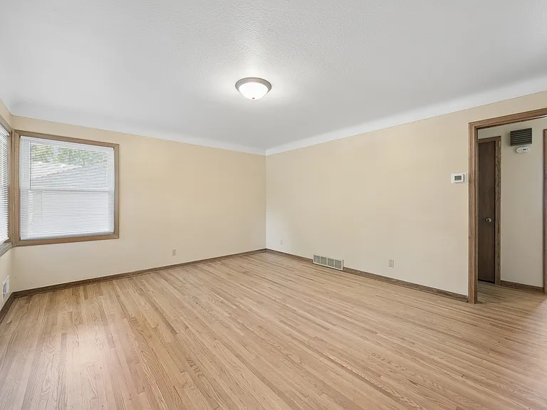 4414 Washington St NE — Photo 7