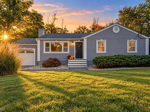 5 Hickory Pl, Randolph Twp., NJ 07869