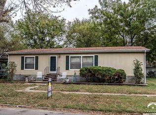 215 Elm St, Perry, KS 66073