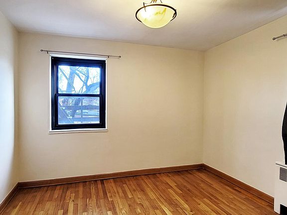 5th image of 2339 Hudson Ter APT B3