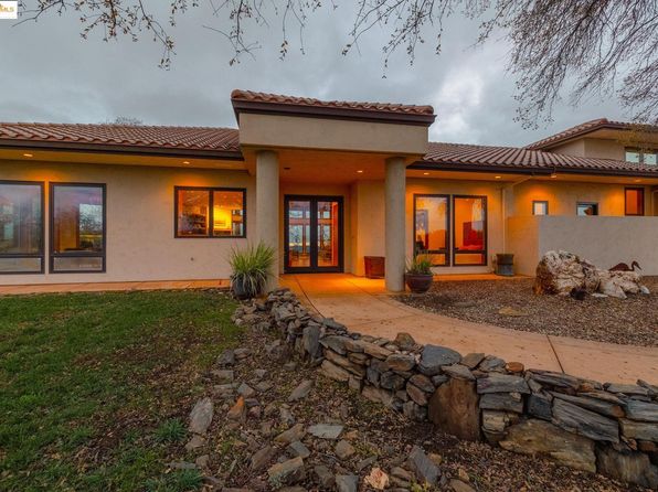 25775 Powell Ranch Rd, Sonora, CA 95370