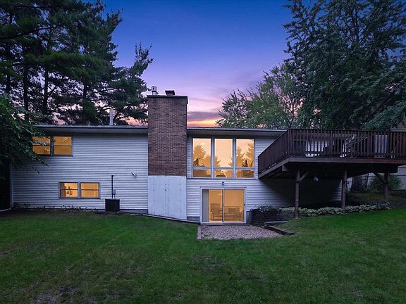 3rd image of 2622 Homestead Rd