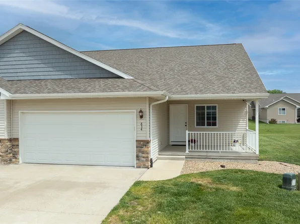 834 Crescent View Dr NE, Cedar Rapids, IA 52402