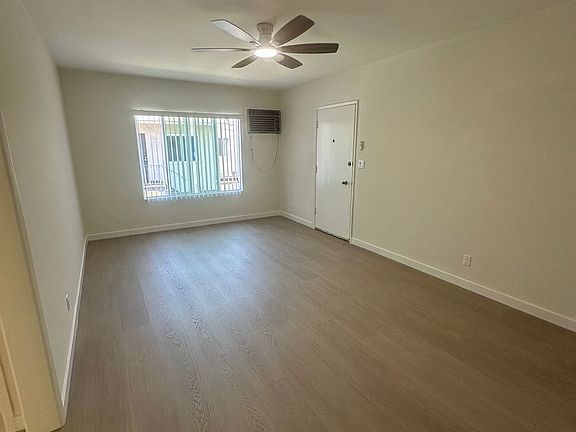 3rd image of 14525 Albers St APT 4