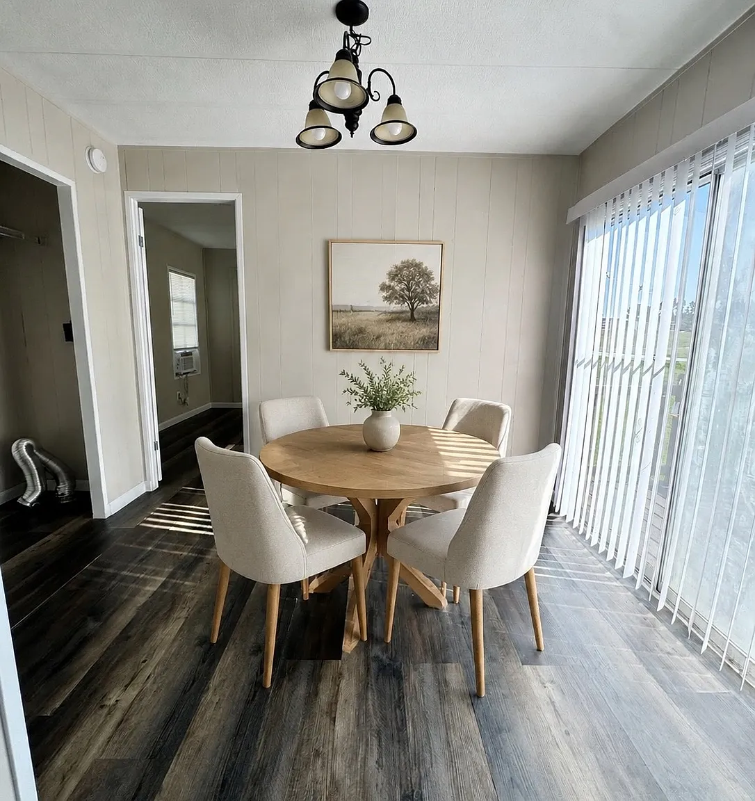 3 bed, $1,100 — Photo 4