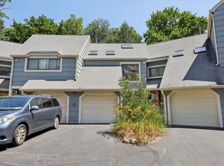 283 Treetop Cir, Nanuet, NY 10954