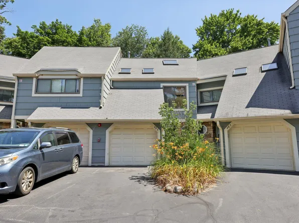 283 Treetop Circle, Nanuet, NY 10954