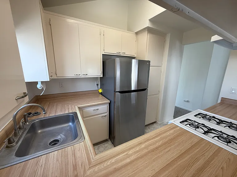1334 Palm St #10 — Photo 5