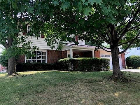 2nd image of 330 Bellaire Dr