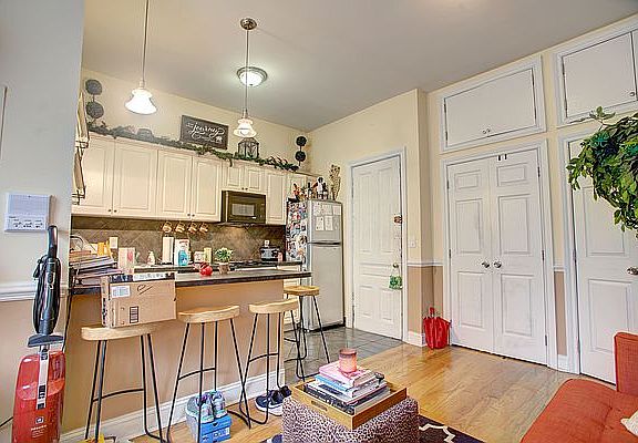 2nd image of 47 W 90th St APT 10