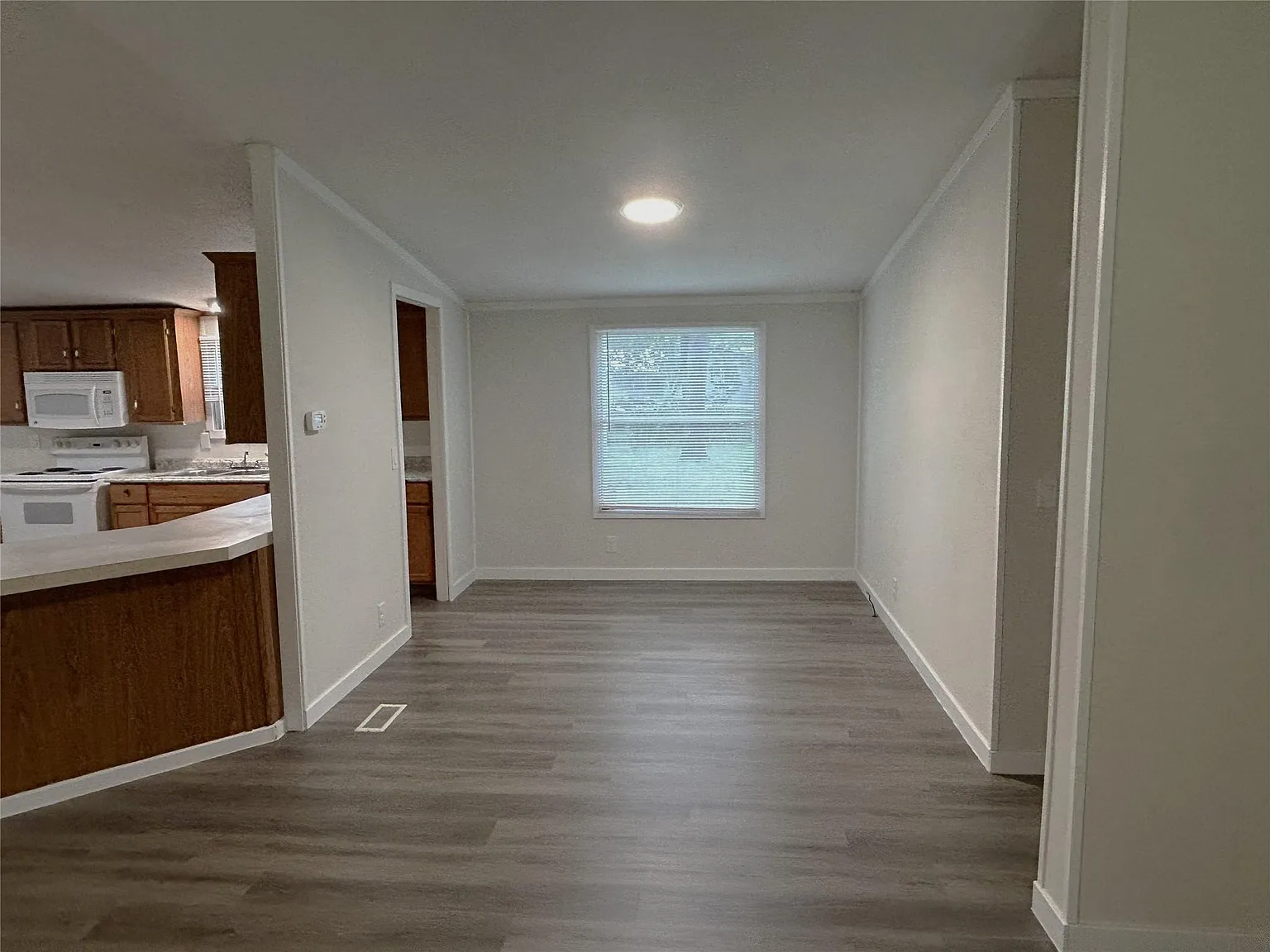 3 bed, 2.0 bath, 1568 sqft, $1,450 — Photo 4