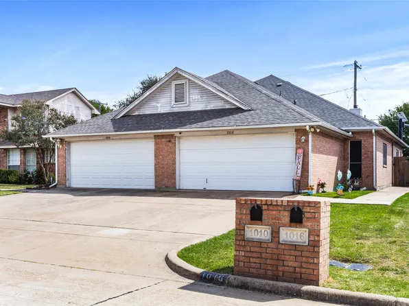 1016 Brenner Ct, Arlington, TX 76017