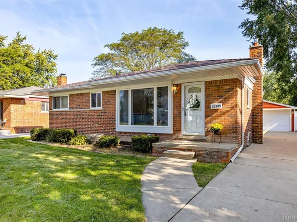 23205 Detour St, Saint Clair Shores, MI 48082