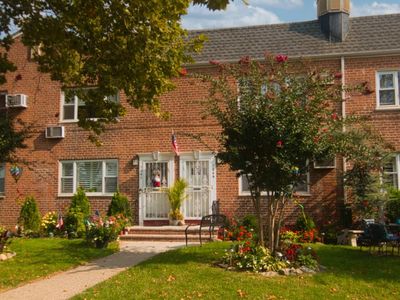 1049 Shore Pkwy #1B, Brooklyn, NY, 11228
