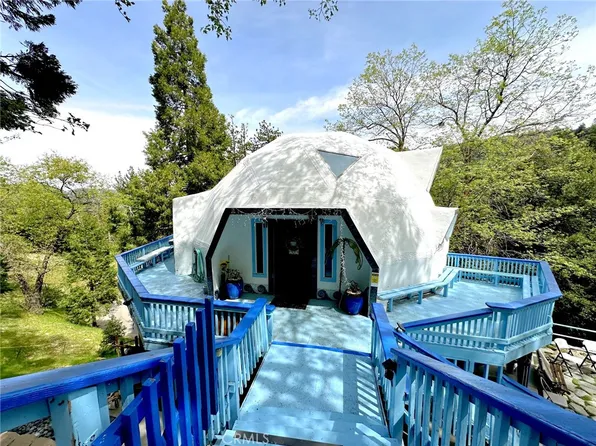 24998 Jewel Dr, Crestline, CA 92325