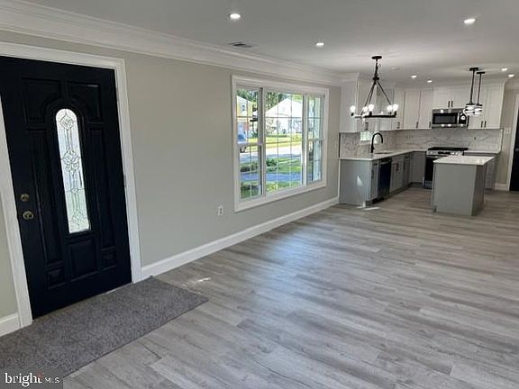 2nd image of 403 Rosewood Dr
