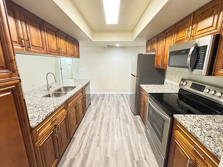 2665 Wildwood Ln — Photo 6