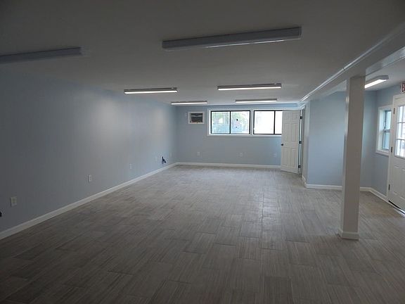 3rd image of 454 Washington St Ste 1