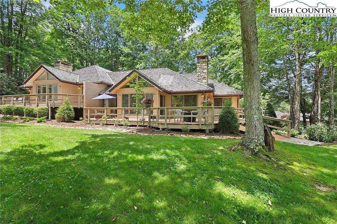 870 Clubhouse Drive UNIT A2