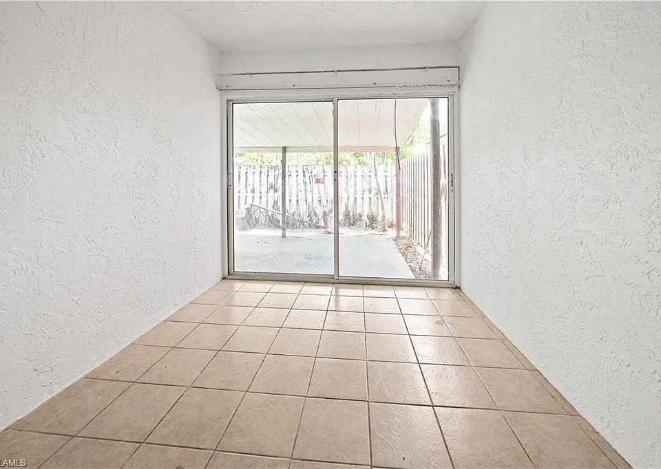5078 Ambler Ln