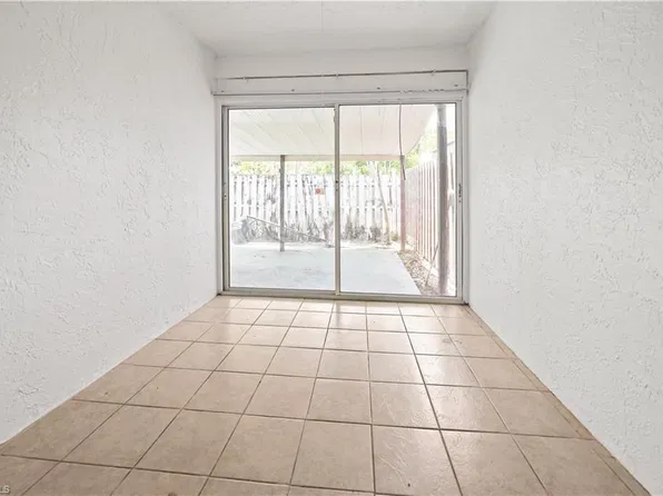 5078 Ambler Ln, Lake Worth, FL 33463