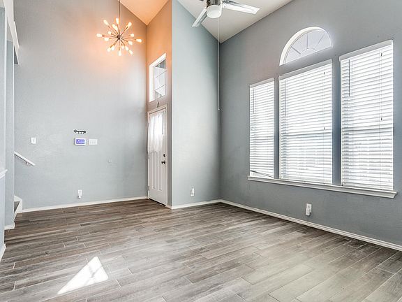 4th image of 7711 Crown Gate Dr #1