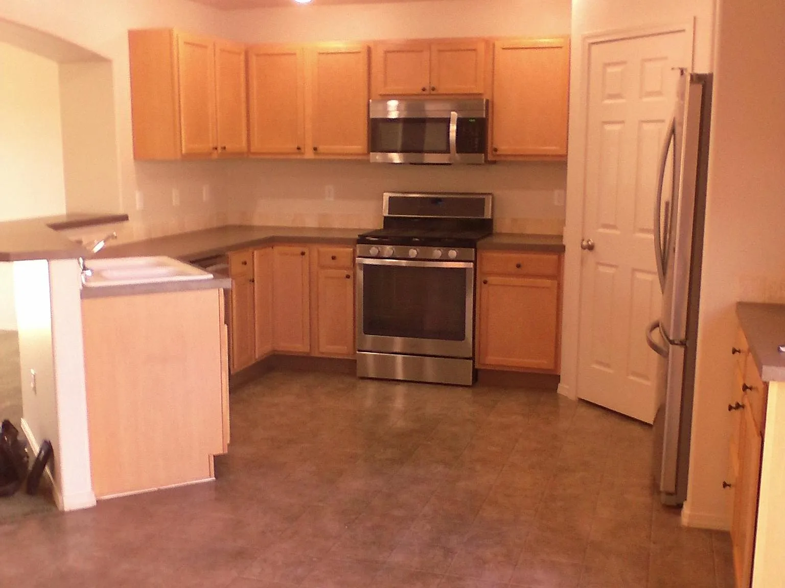 4 bed, 2.5 bath, 2113 sqft, $2,695 — Photo 2