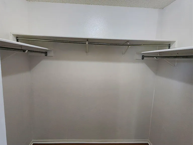 2704 Vinson Ct — Photo 10
