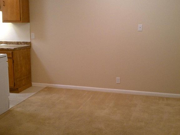 5th image of 332 N 35th St APT 8