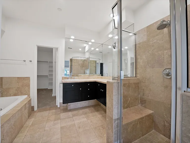 2420 Hugo St #3 — Photo 58