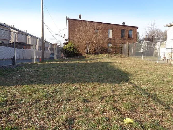 17 Sylvan Pl photo 1