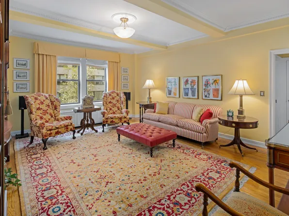 425 East 51st Street image 1 of 8