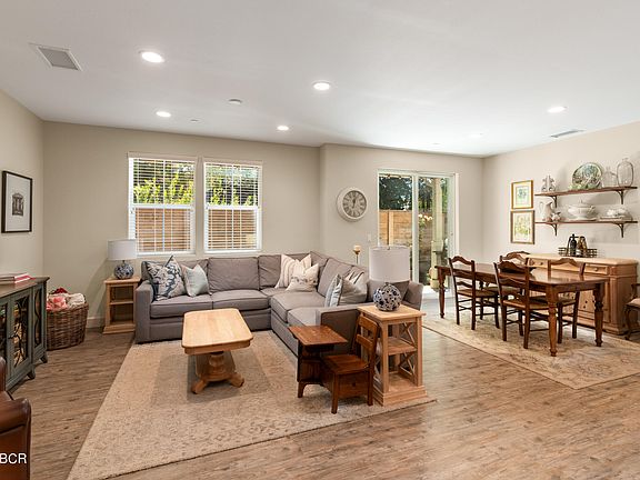 3rd image of 547 Sertoma Way