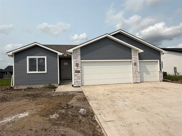 1420 Cedar St, Waukee, IA 50263