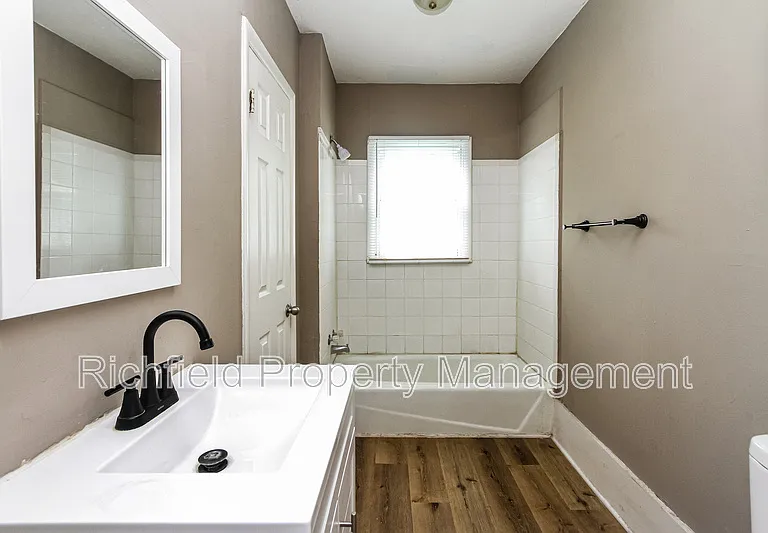 1723 Laurel St — Photo 16