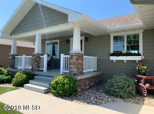 2111 Lucas Ln, Watertown, SD 57201