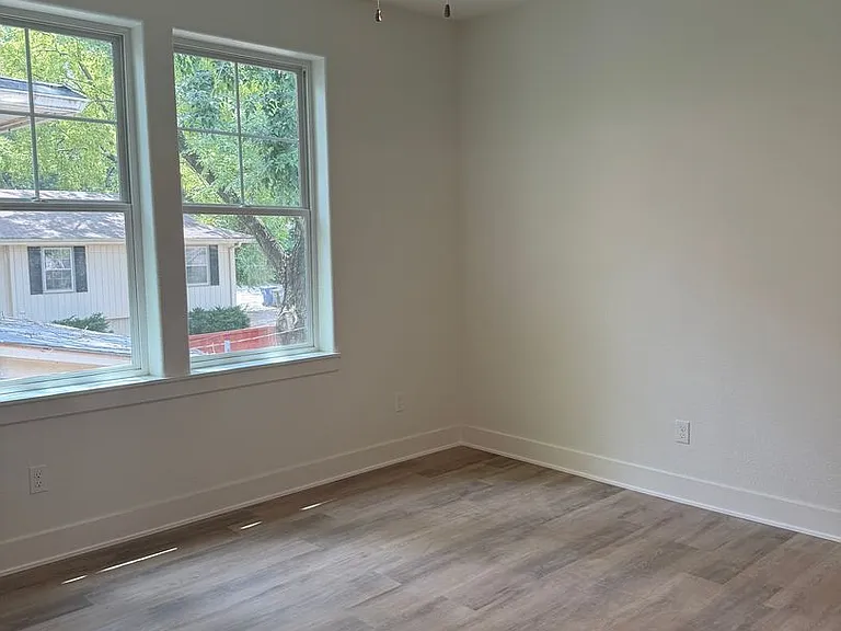 901 Missouri St — Photo 15