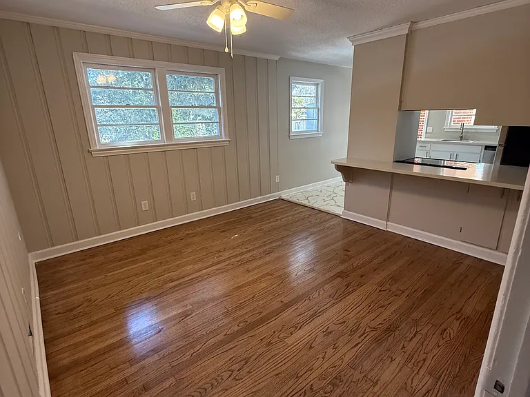 1630 Crestview Ave — Photo 5