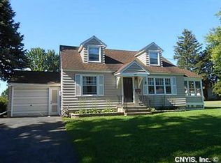 127 Russell Ave, Liverpool, NY 13088