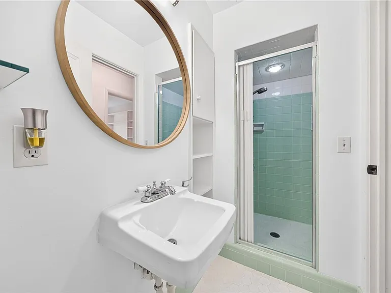 2406 Shoreham Rd — Photo 18